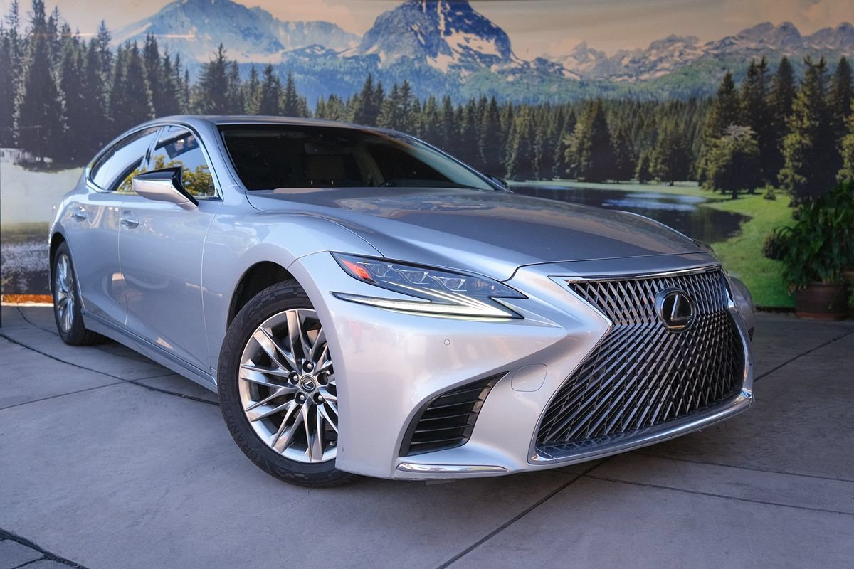Used 2018 Lexus LS 500 w/ Accessory Package (Z2) RWD image 3