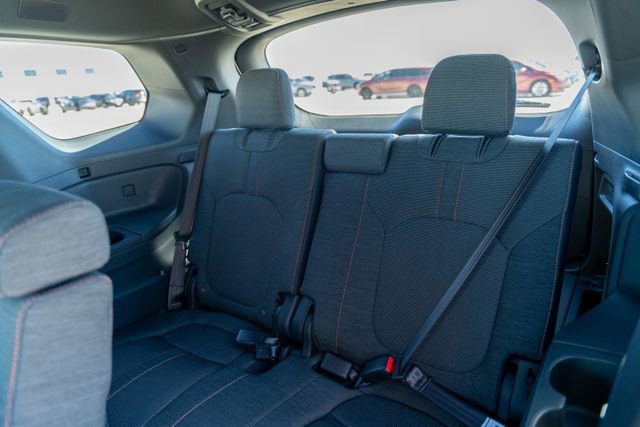 Used 2025 Honda Pilot Sport image 18