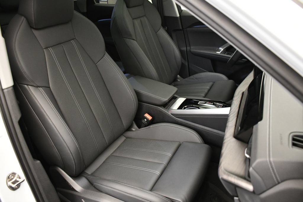 Used 2025 Audi Q5 Premium Plus w/ Premium Plus AWD/4WD image 48