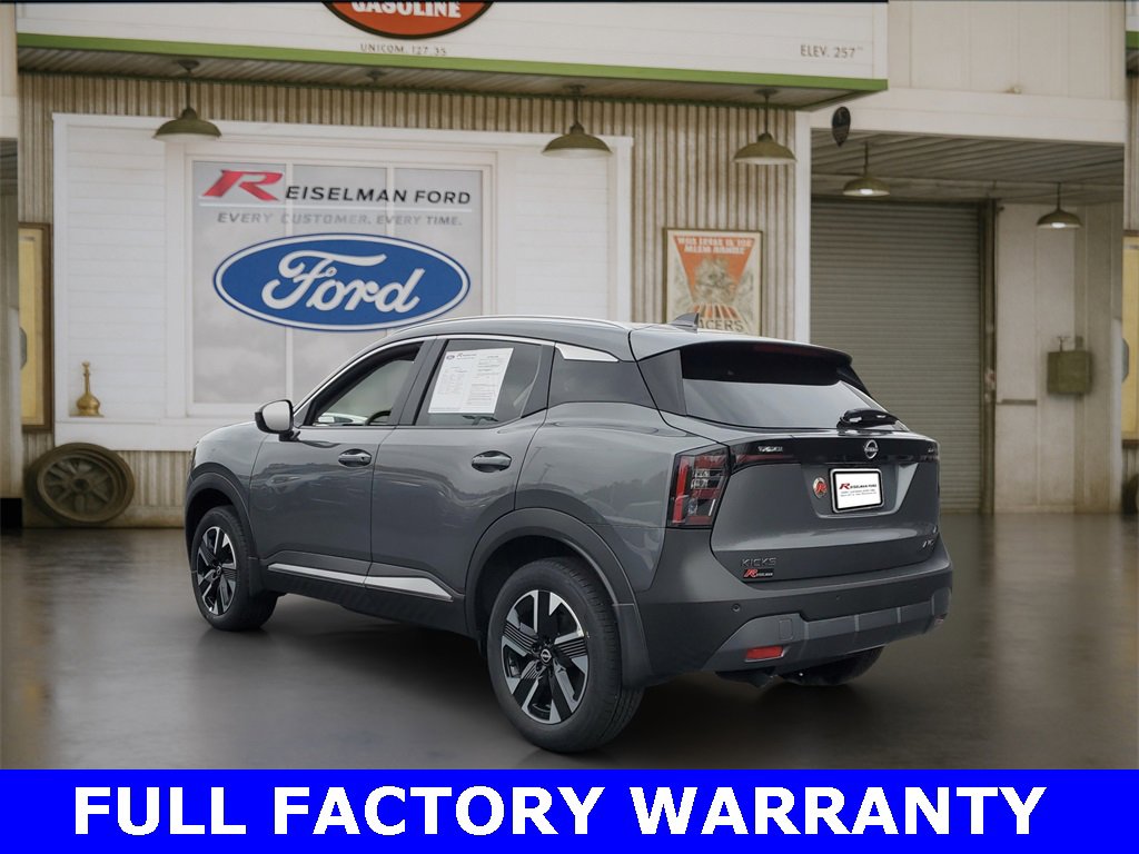 Used 2025 Nissan Kicks SV w/ SV Premium Package image 3