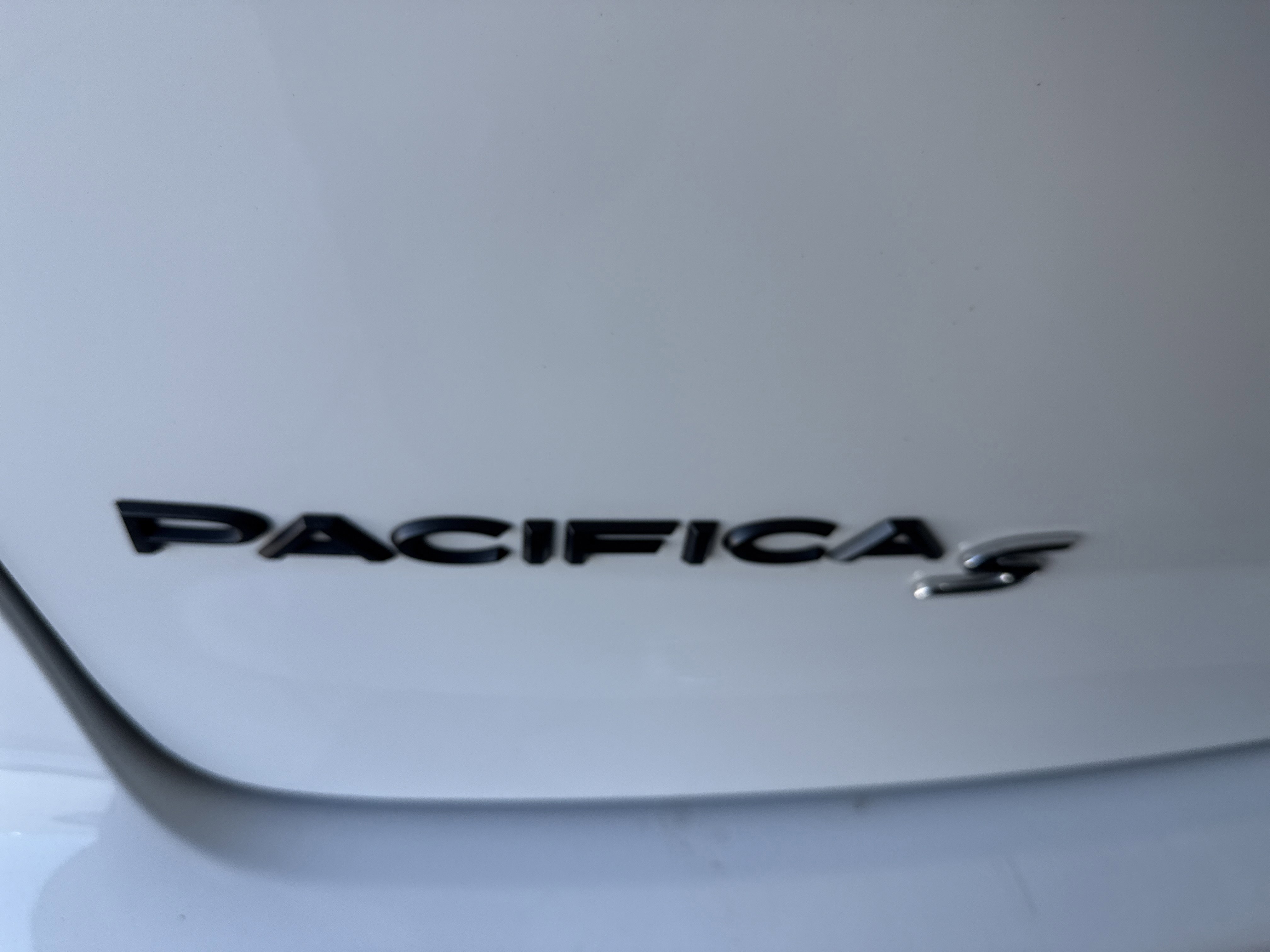 Used 2021 Chrysler Pacifica Limited w/ S Appearance Package image 9