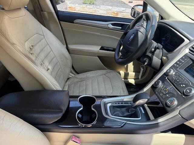 Used 2016 Ford Fusion SE image 26