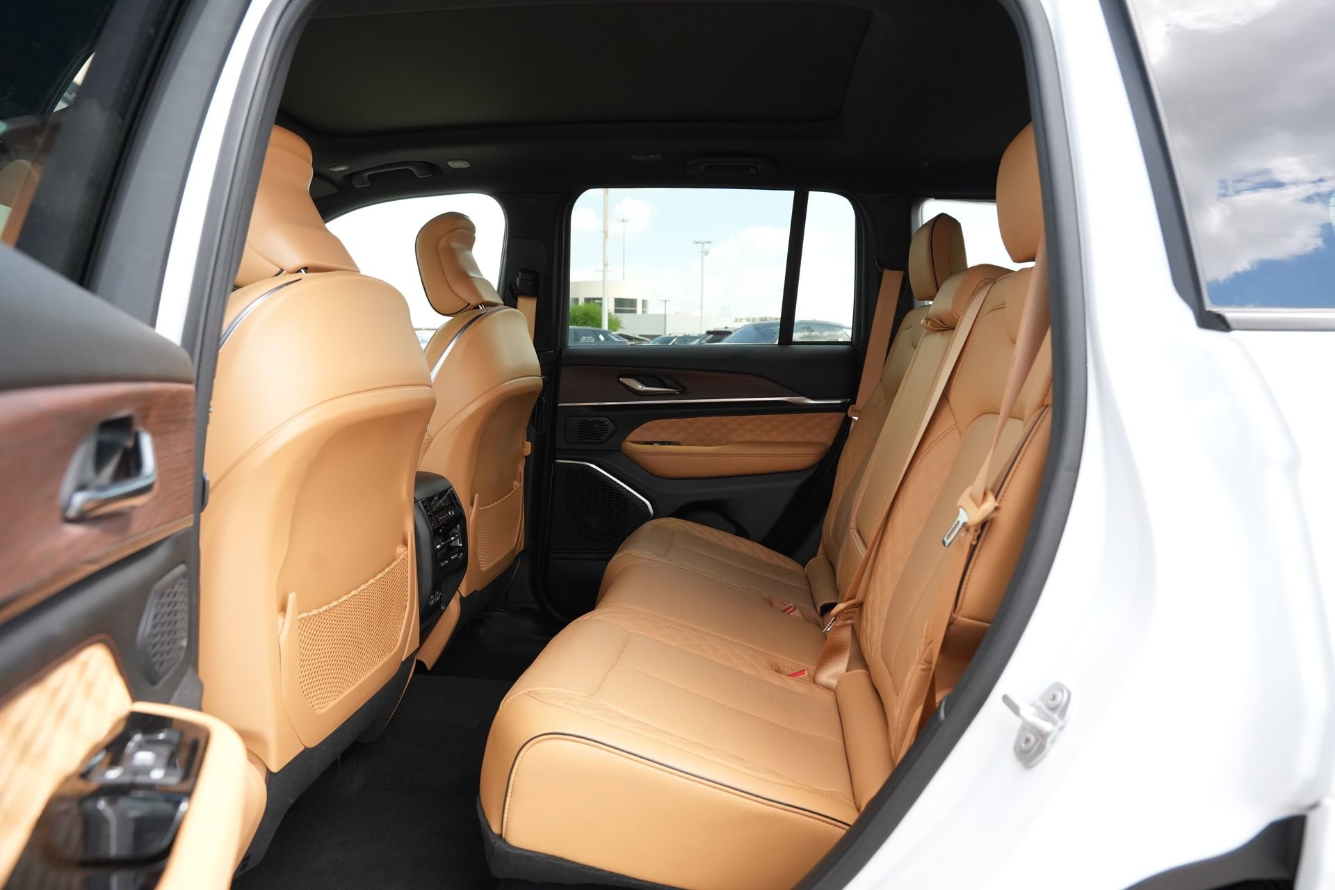 Used 2025 Jeep Grand Cherokee Summit AWD/4WD image 20