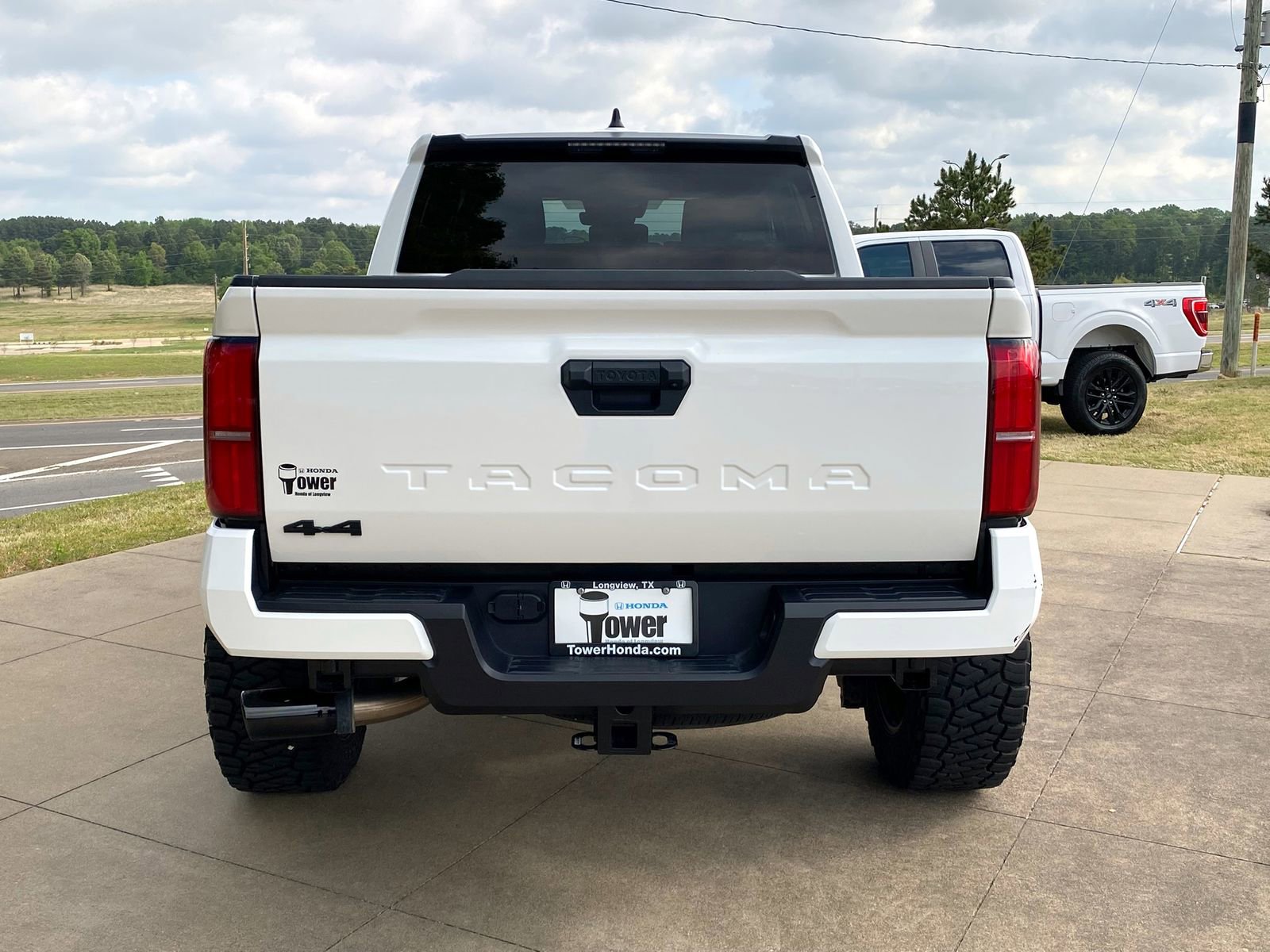 Used 2025 Toyota Tacoma SR5 image 5