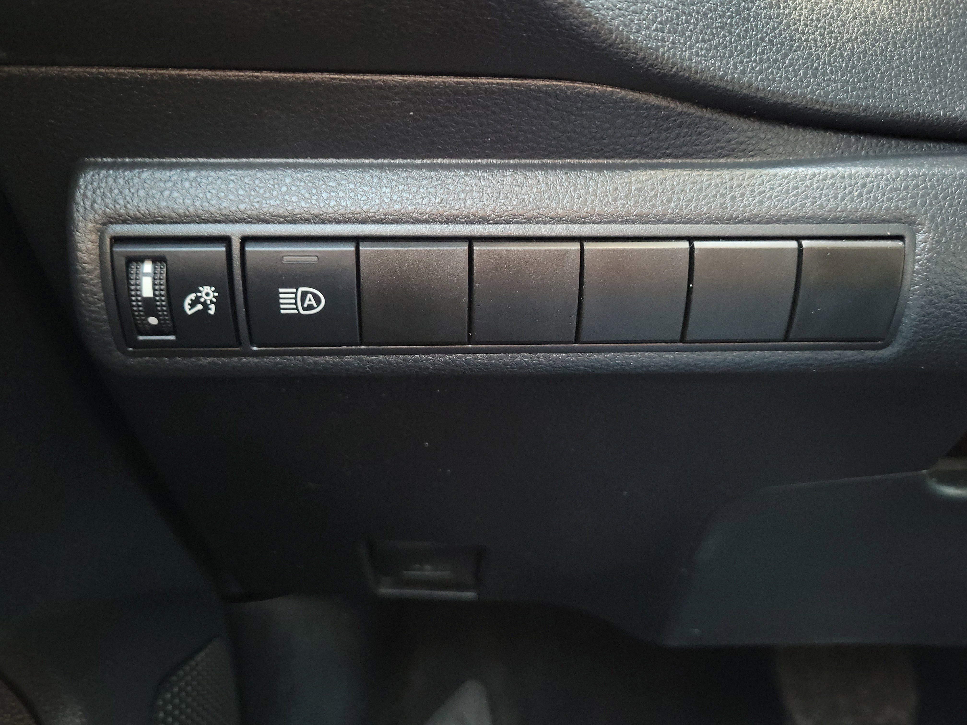 Used 2022 Toyota Corolla LE image 18