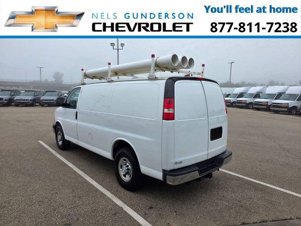 Used 2017 Chevrolet Express 3500 image 4