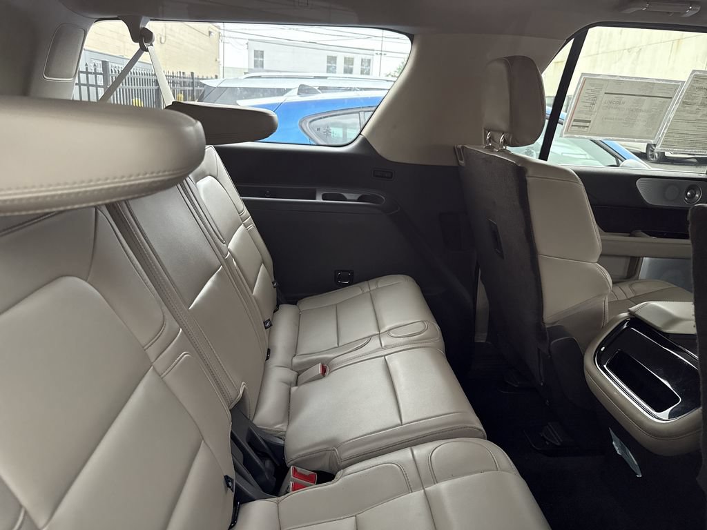 Certified 2023 Lincoln Navigator L Reserve AWD/4WD image 10