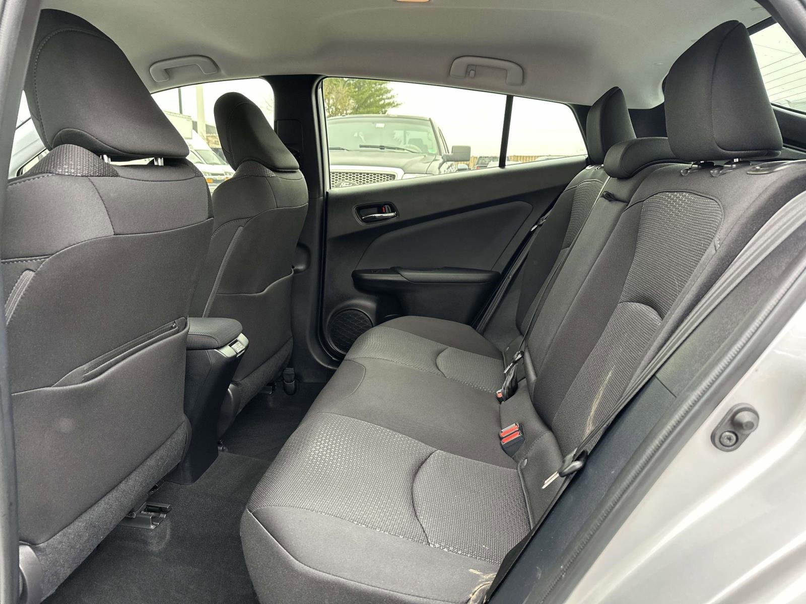 Used 2022 Toyota Prius LE image 22