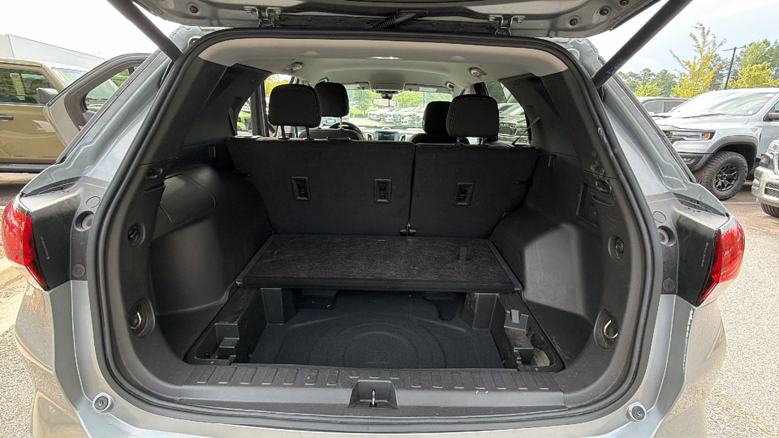 Used 2024 Chevrolet Equinox LT FWD image 13