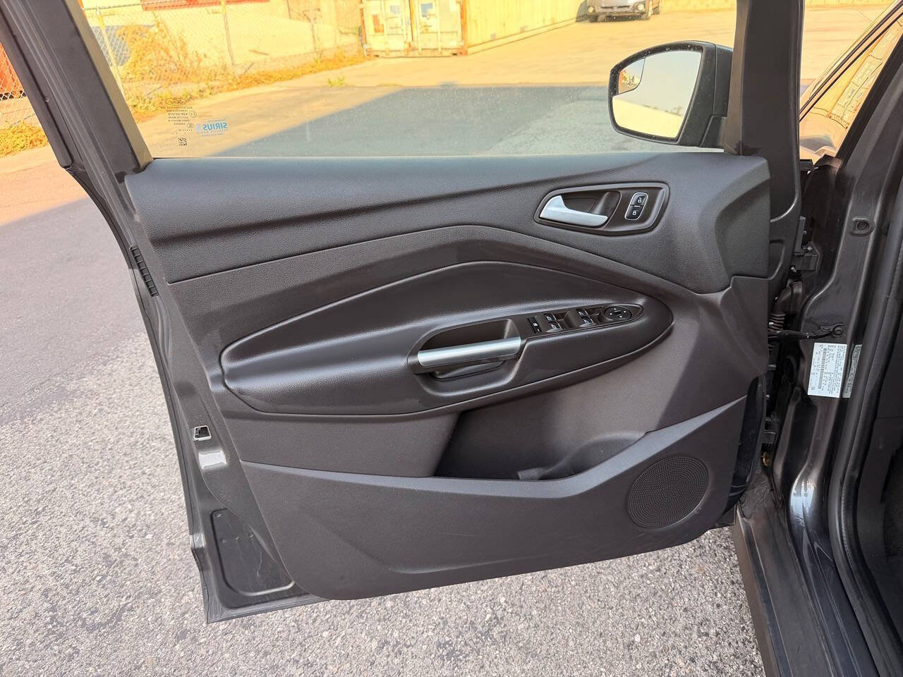 Used 2017 Ford C-MAX SE FWD image 21