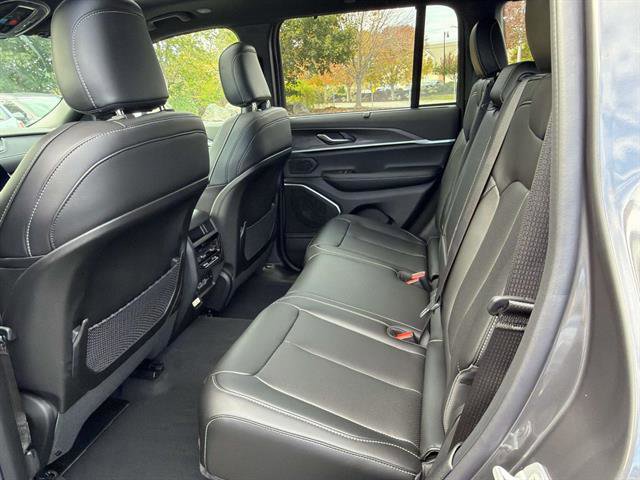 New 2025 Jeep Grand Cherokee Limited image 6