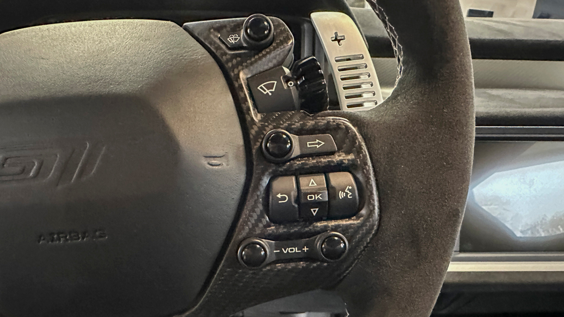 Used 2020 Ford GT Carbon Series RWD image 44