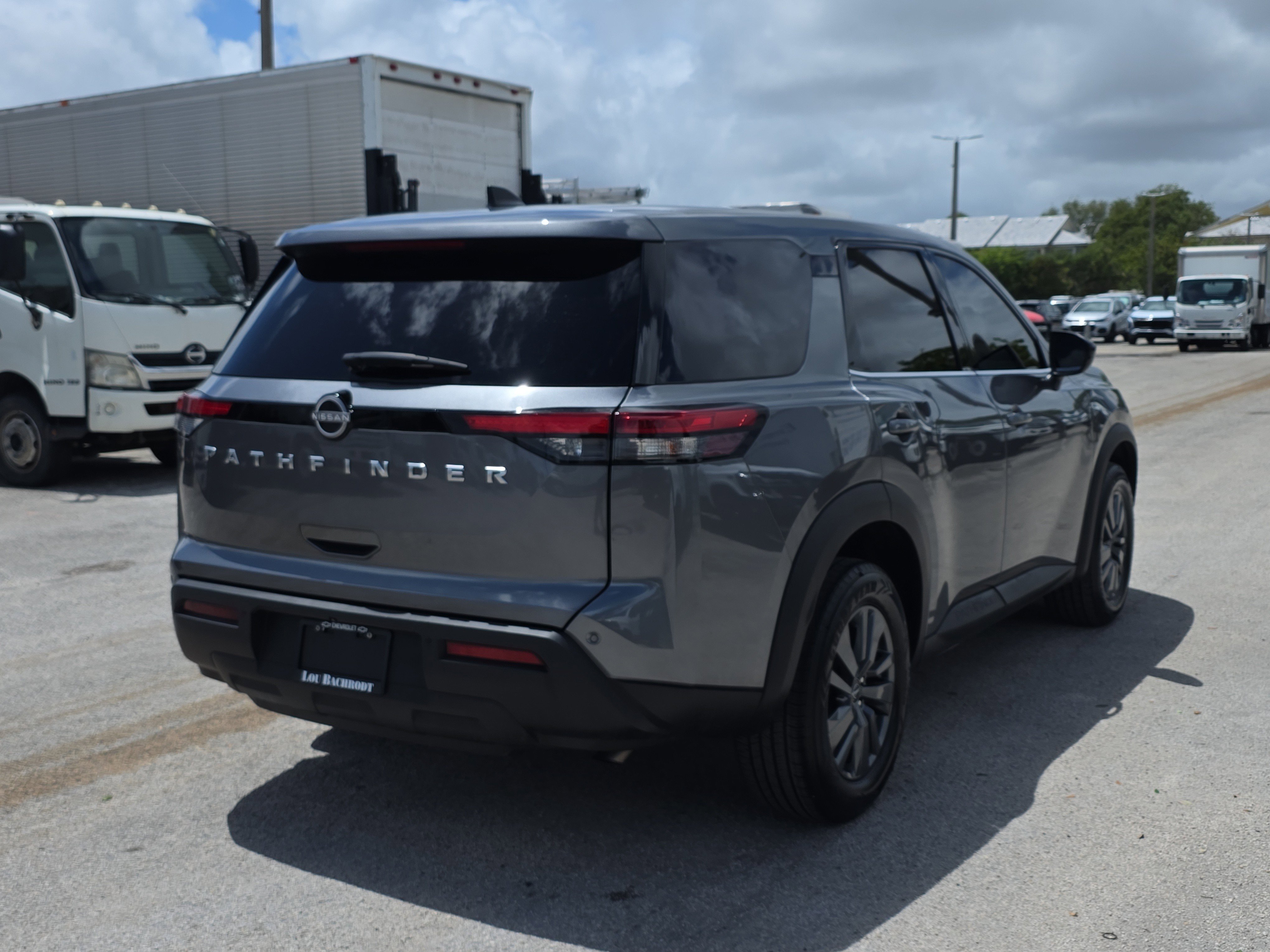 Used 2024 Nissan Pathfinder S image 7