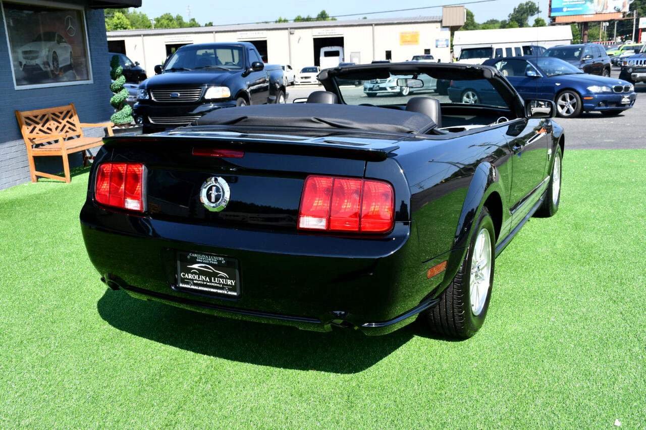 Used 2009 Ford Mustang Convertible image 6