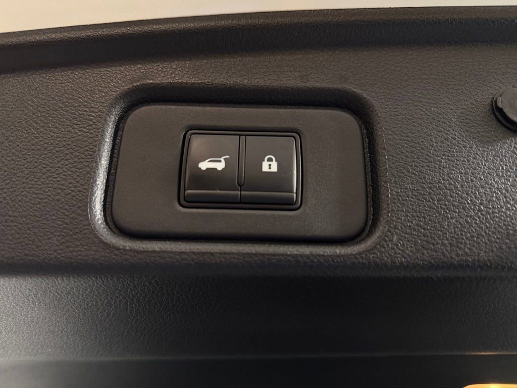 Used 2024 Nissan Pathfinder Platinum w/ Black Appearance Package image 32