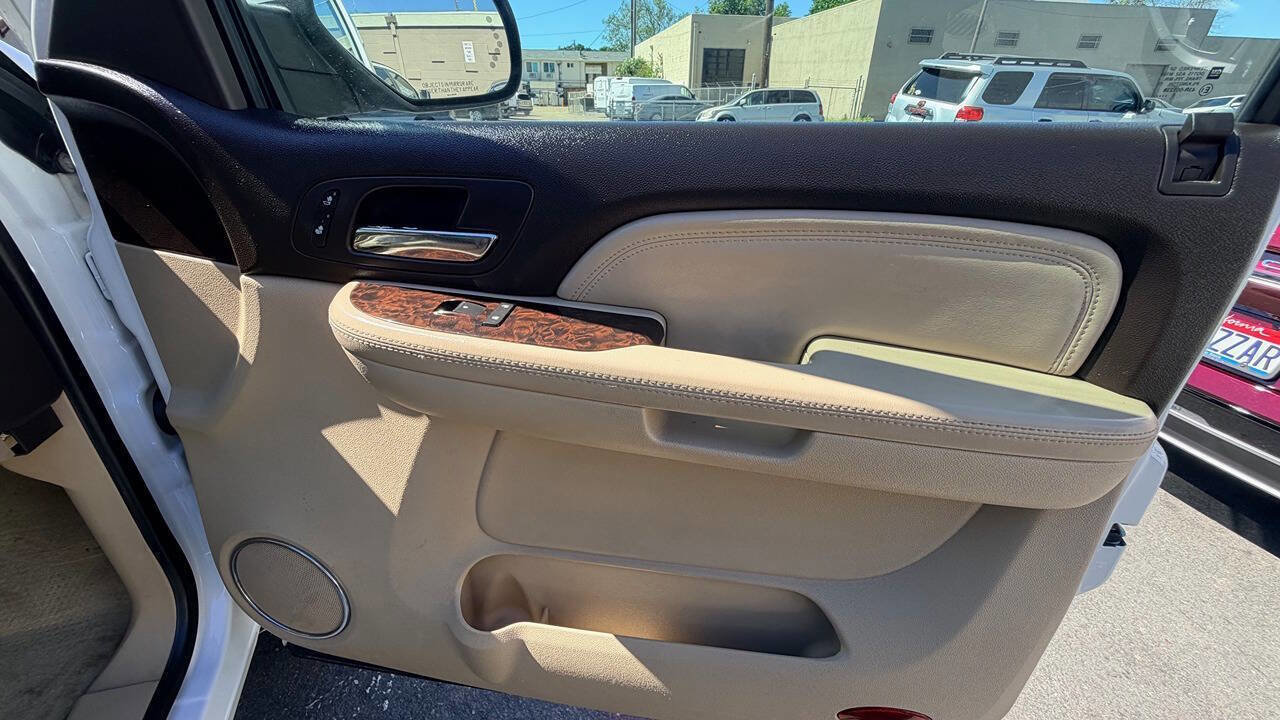 Used 2007 GMC Yukon XL Denali image 29