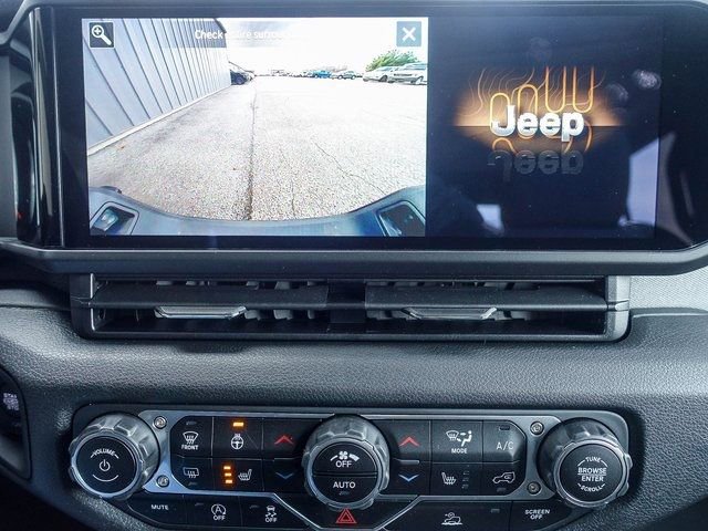 New 2025 Jeep Gladiator Sport AWD/4WD image 14