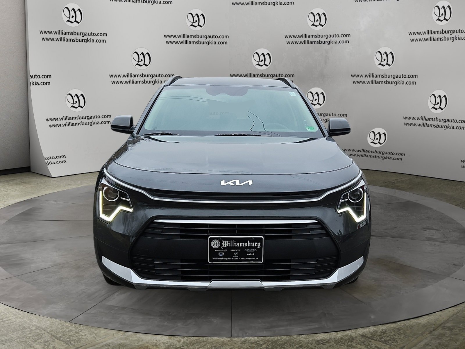 Used 2025 Kia Niro LX image 8