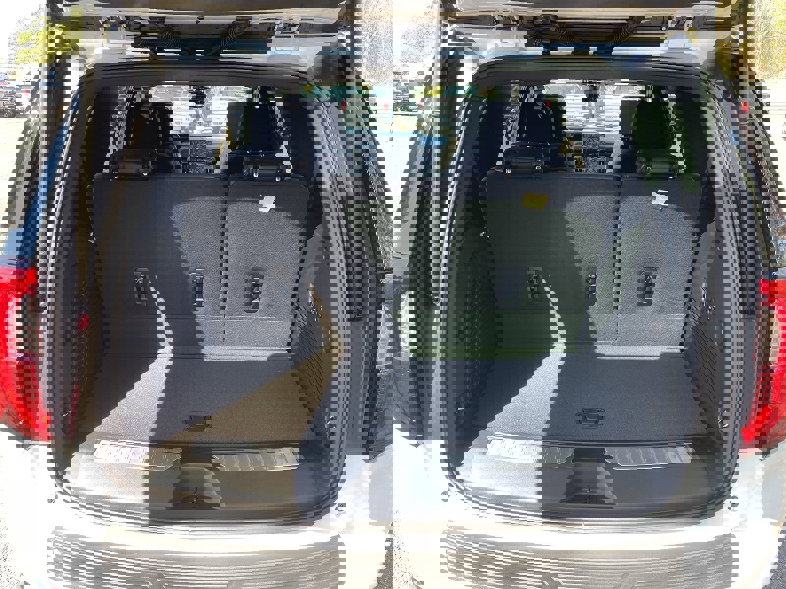 New 2026 GMC Yukon AT4 w/ AT4 Premium Plus Package image 35