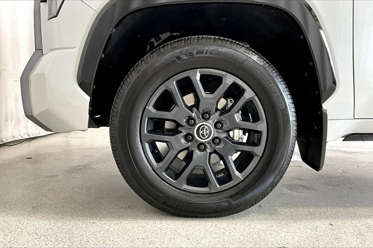 Used 2024 Toyota Tundra Platinum image 8