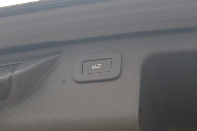 New 2025 Land Rover Discovery Sport S image 13