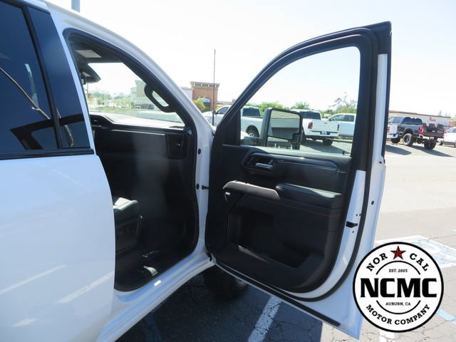 Used 2025 GMC Sierra 2500 AT4 AWD/4WD image 46
