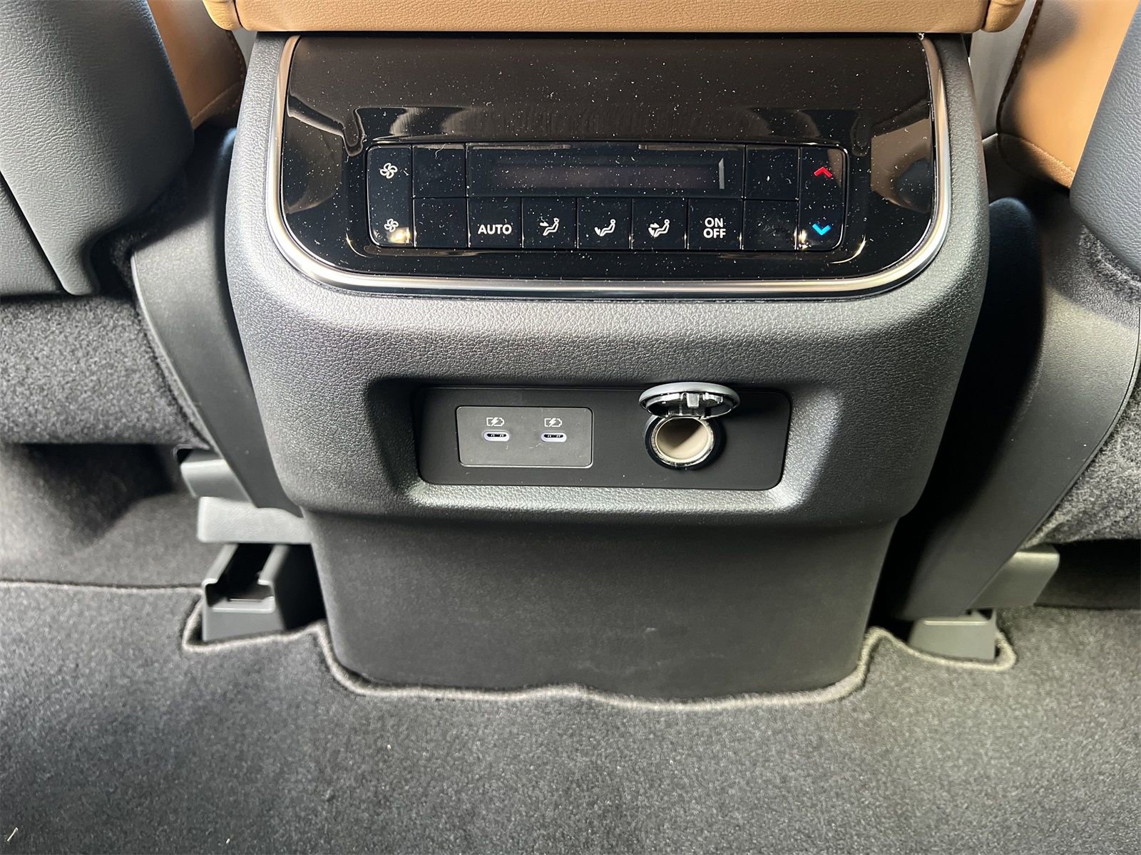 New 2025 Nissan Armada SL w/ Captain's Chari Seat Package image 23