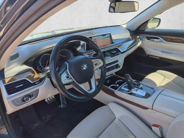 Used 2017 BMW 740i RWD image 6