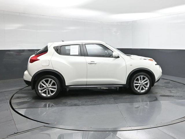 Used 2014 Nissan Juke S FWD image 11