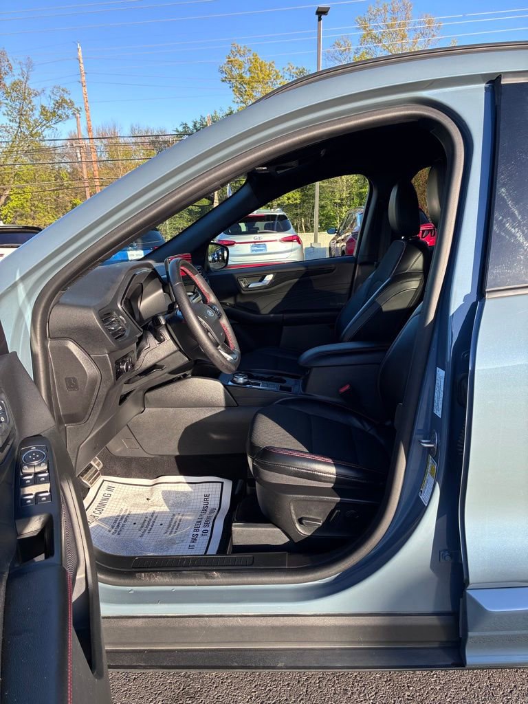 Used 2023 Ford Escape ST-Line w/ Tech Pack #1 AWD/4WD image 22