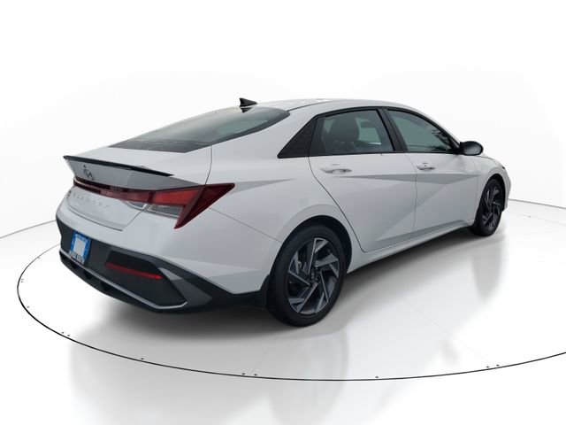 Used 2025 Hyundai Elantra Sport image 6