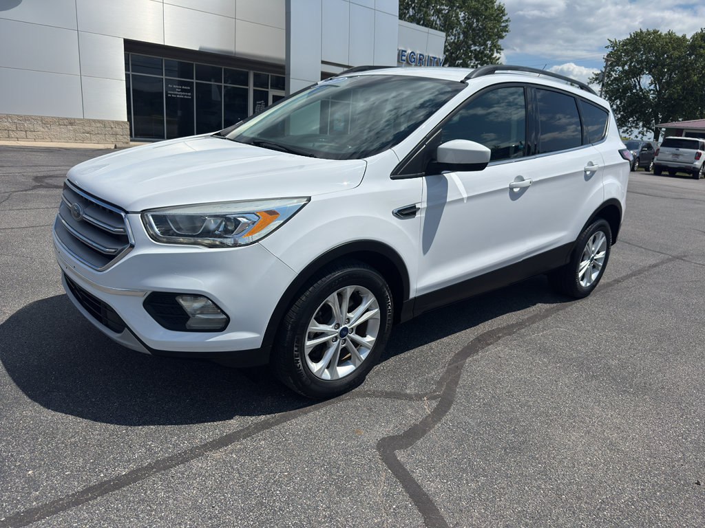 Used 2017 Ford Escape SE w/ Equipment Group 201A AWD/4WD image 4