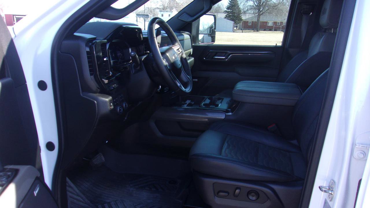 Used 2024 Chevrolet Silverado 2500 ZR2 w/ ZR2 Bison Edition image 3