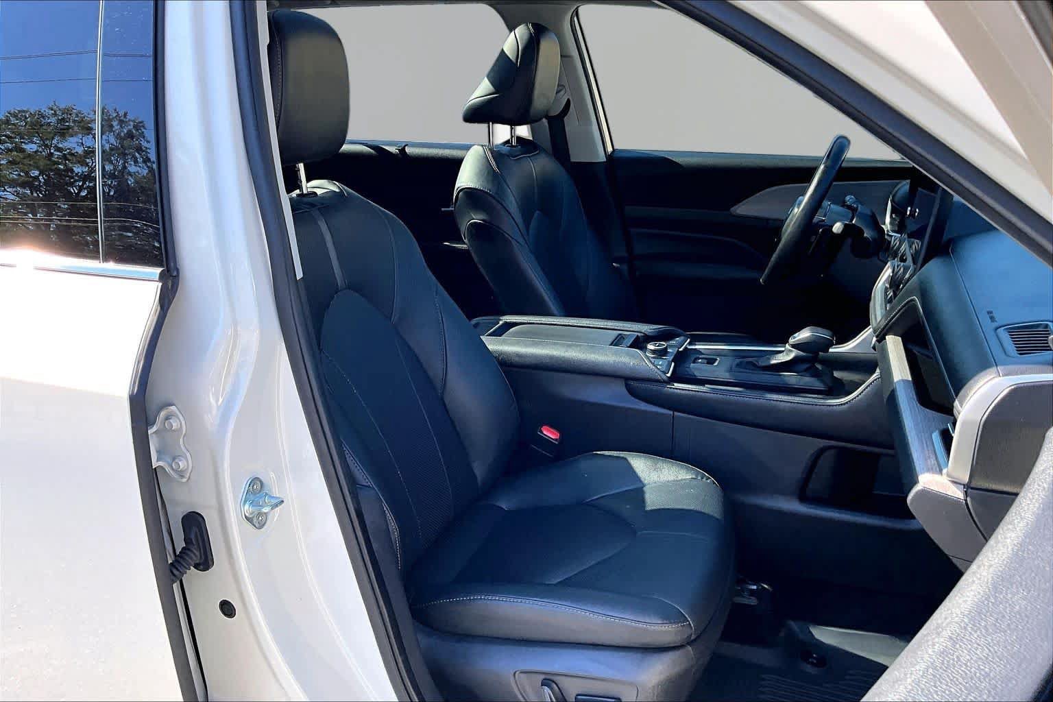 Used 2024 Toyota Grand Highlander AWD image 8