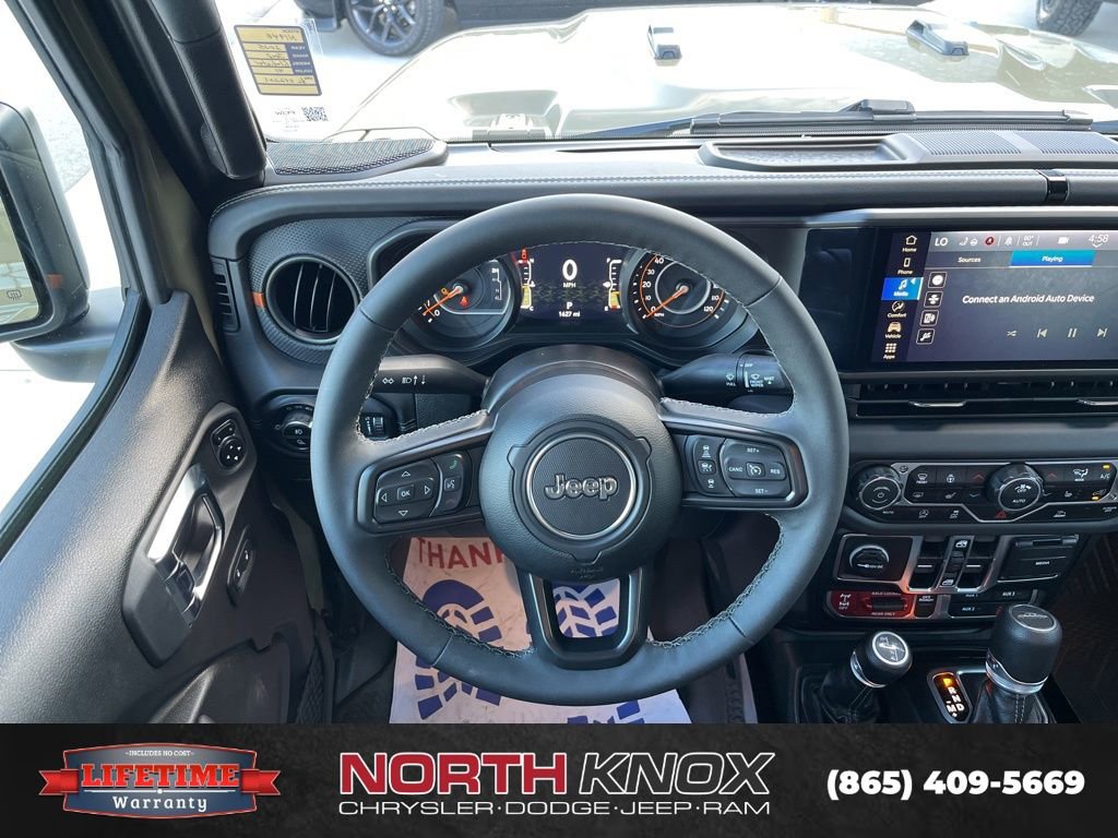 Used 2025 Jeep Gladiator Mojave w/ Convenience Group image 12