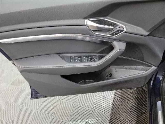 Used 2021 Audi e-tron Premium w/ Towing Package image 18