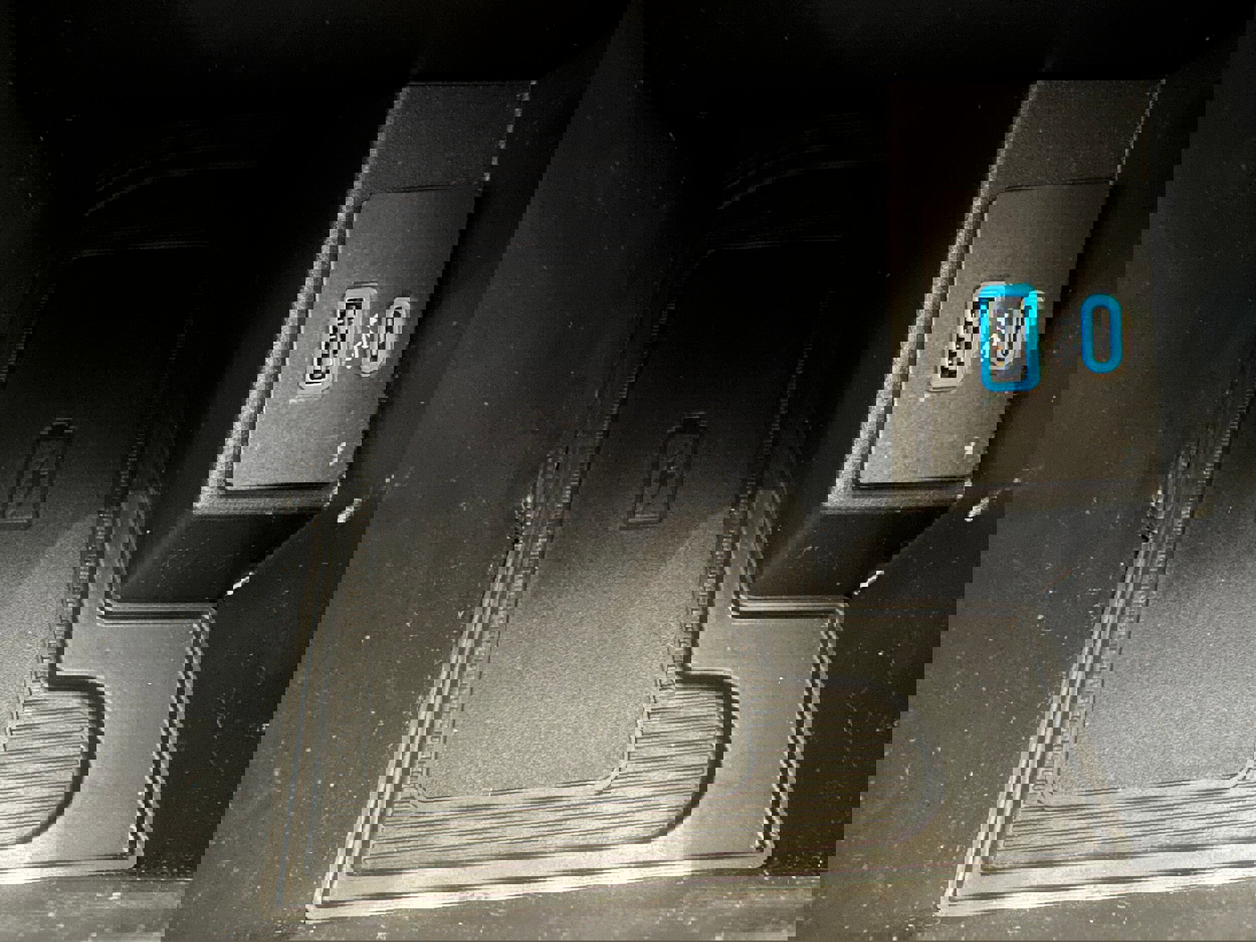 Used 2024 Ford Edge Titanium image 18