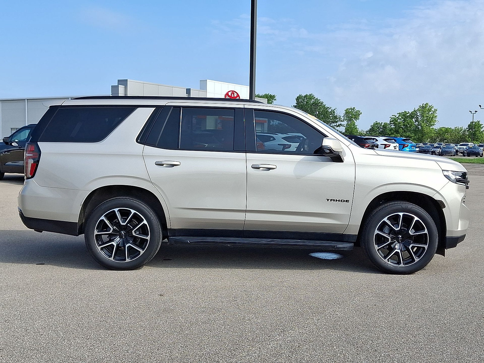 Used 2021 Chevrolet Tahoe RST w/ Luxury Package AWD/4WD image 26