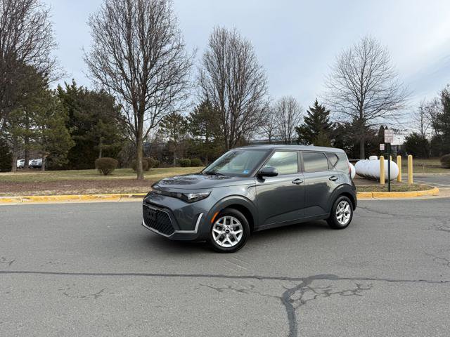 Used 2023 Kia Soul LX w/ Option Group 015 FWD image 1