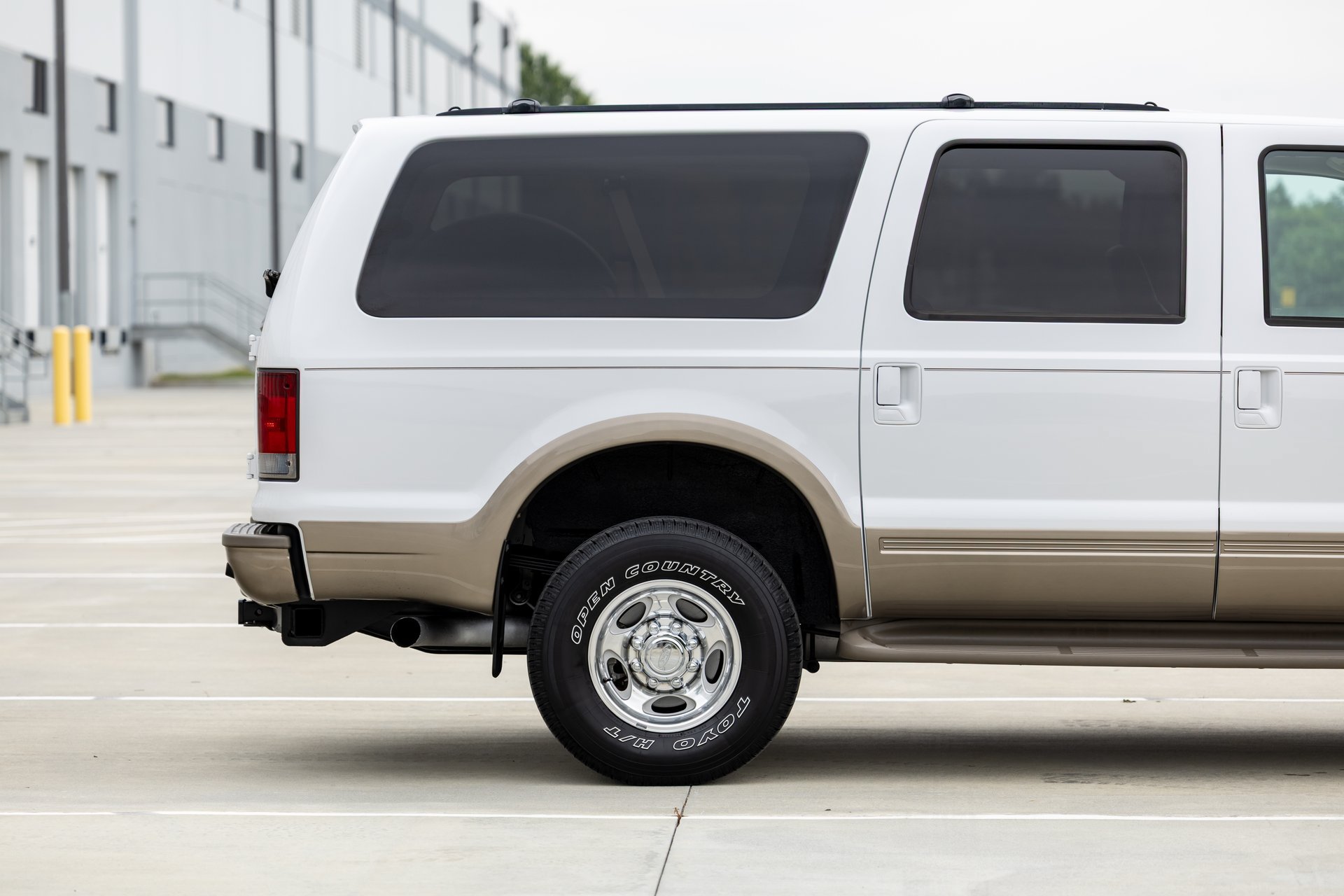 Used 2005 Ford Excursion Eddie Bauer AWD/4WD image 14