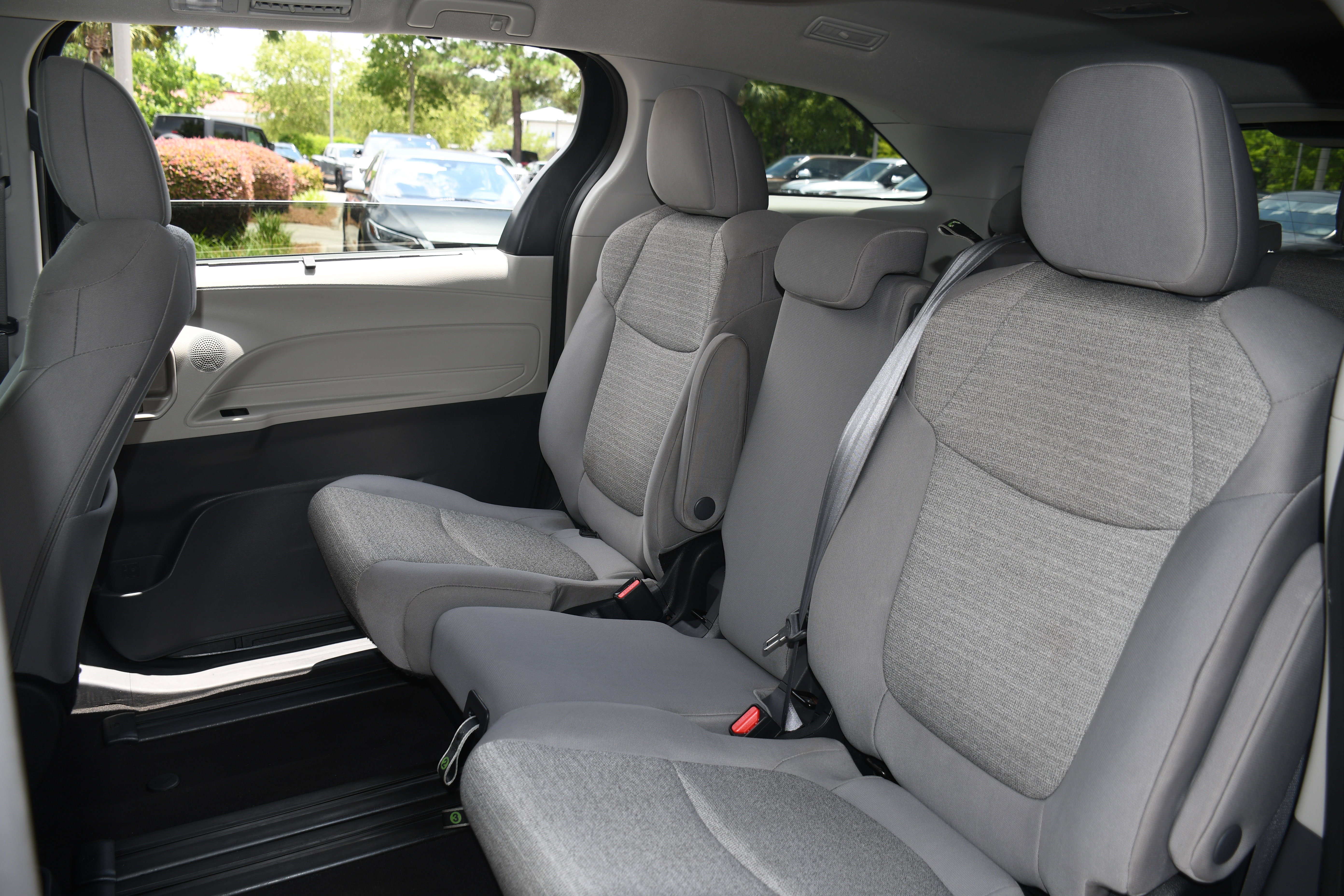 Used 2023 Toyota Sienna LE image 14