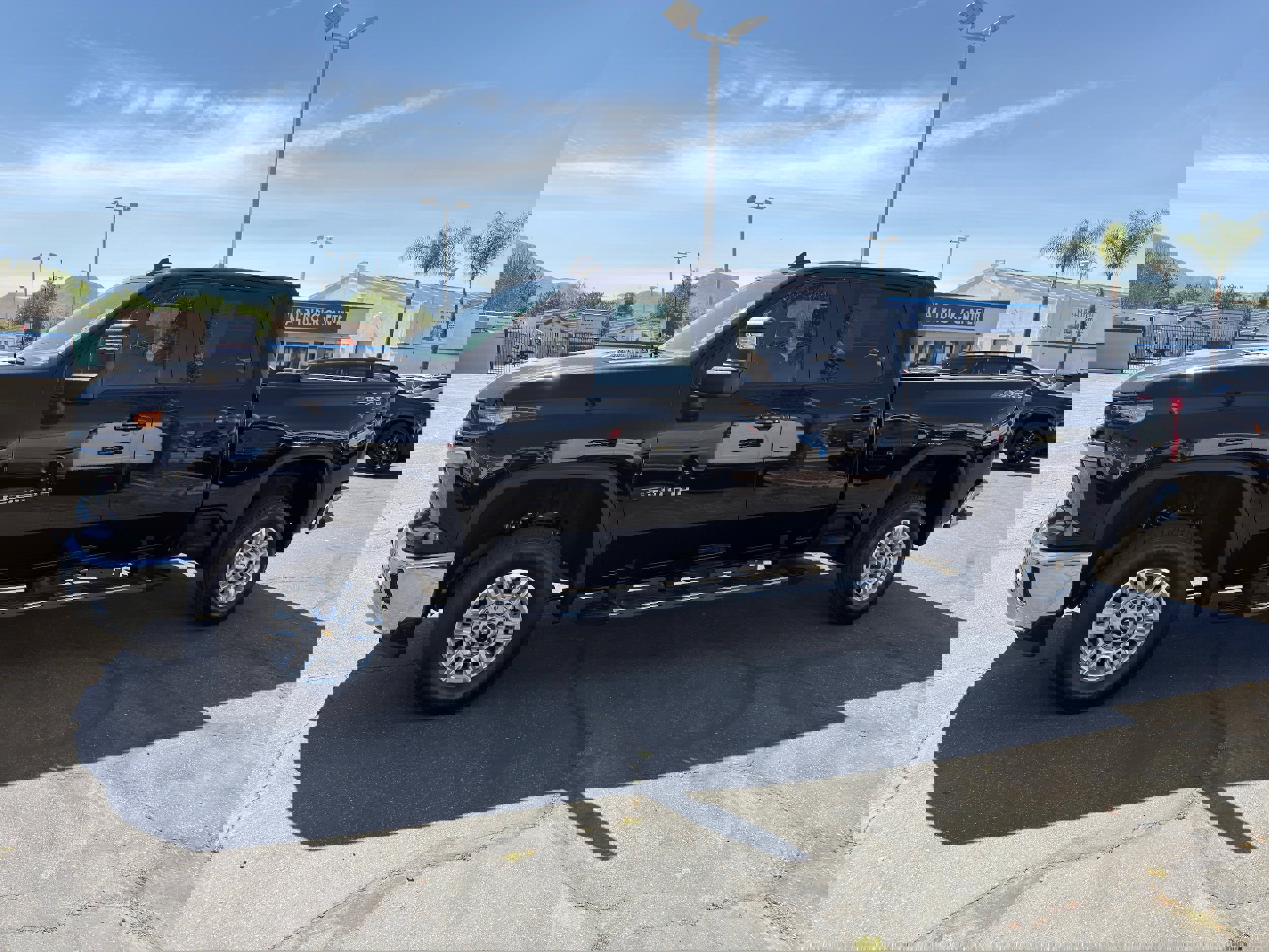 Used 2025 Chevrolet Silverado 2500 LT w/ Convenience Package image 5