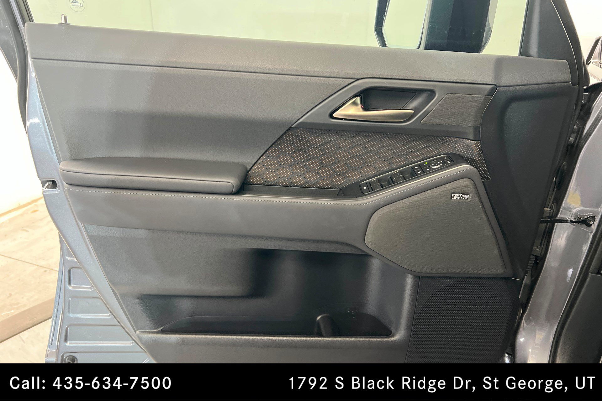 Used 2024 Lexus GX 550 w/ Accessory Package (Z1) AWD/4WD image 15
