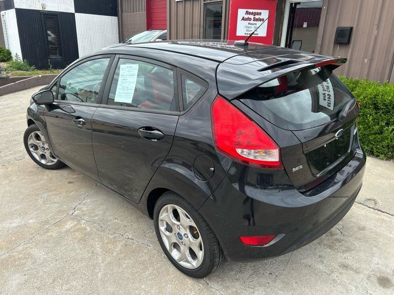 Used 2012 Ford Fiesta SES FWD image 4