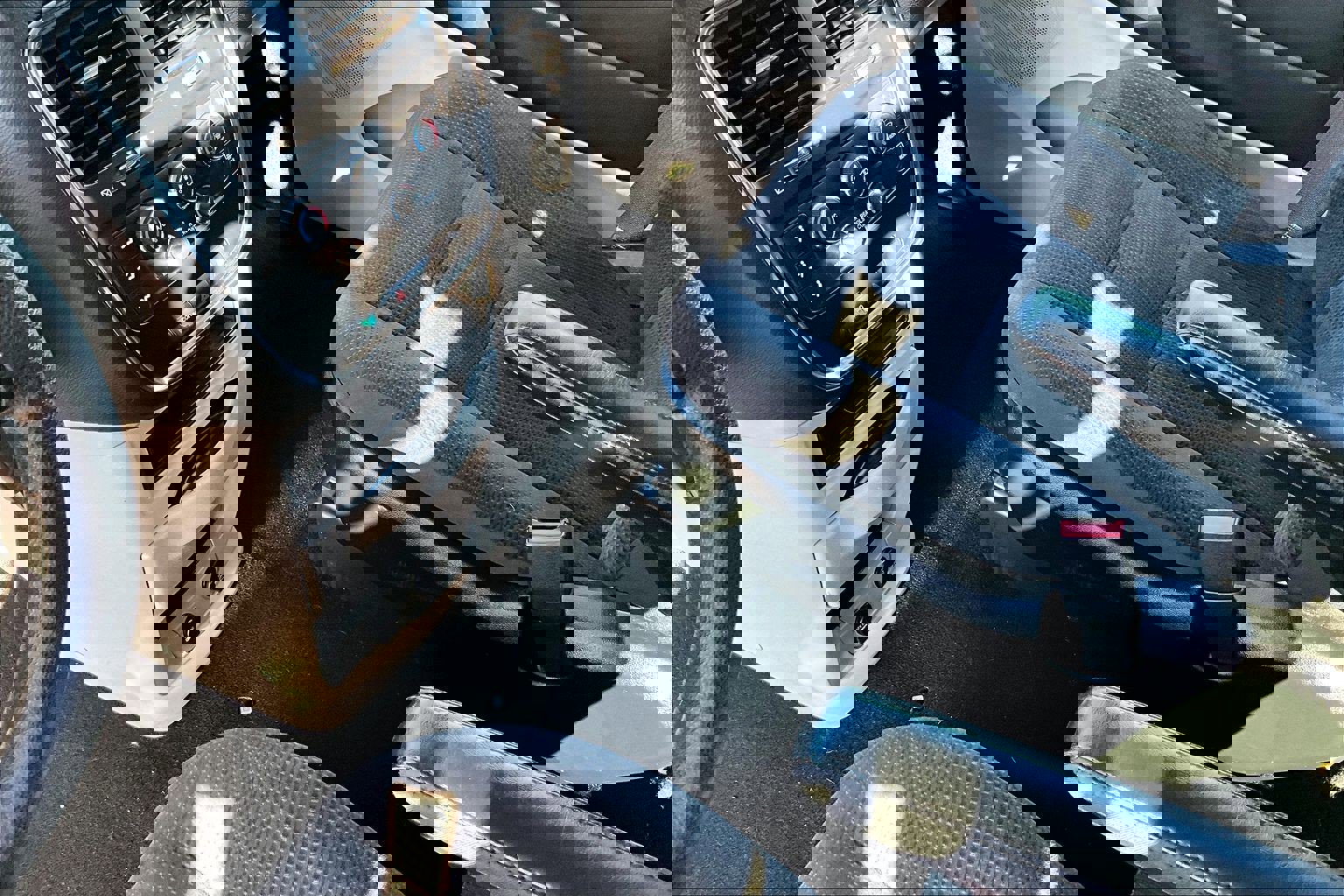 Used 2018 Dodge Grand Caravan SE w/ UConnect Hands-Free Group image 13