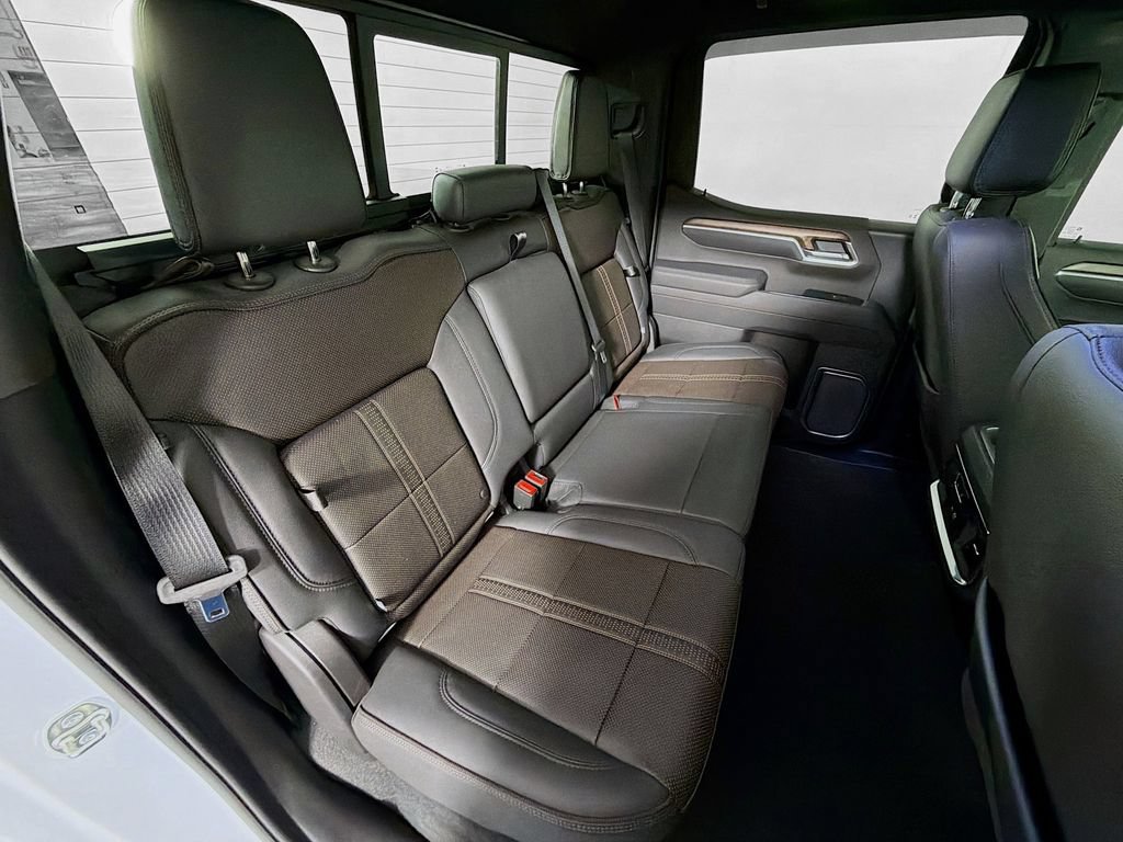 Used 2026 Chevrolet Silverado 1500 High Country AWD/4WD image 29