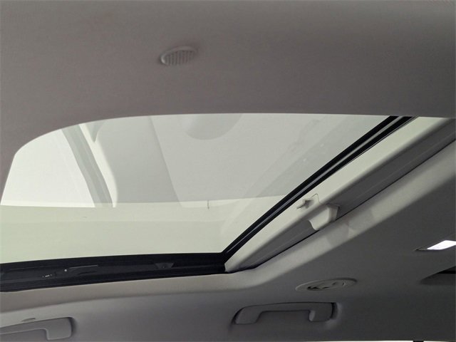 Used 2020 Chevrolet Traverse Premier image 13