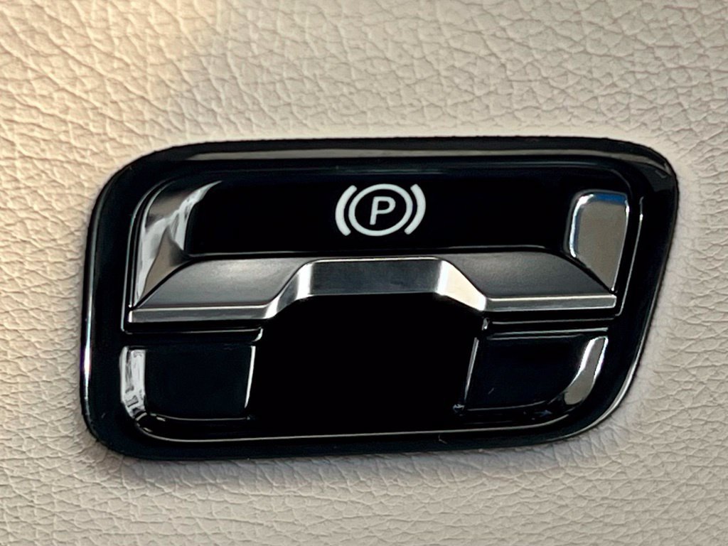 Certified 2026 Mercedes-Benz GLC 300 4MATIC image 38