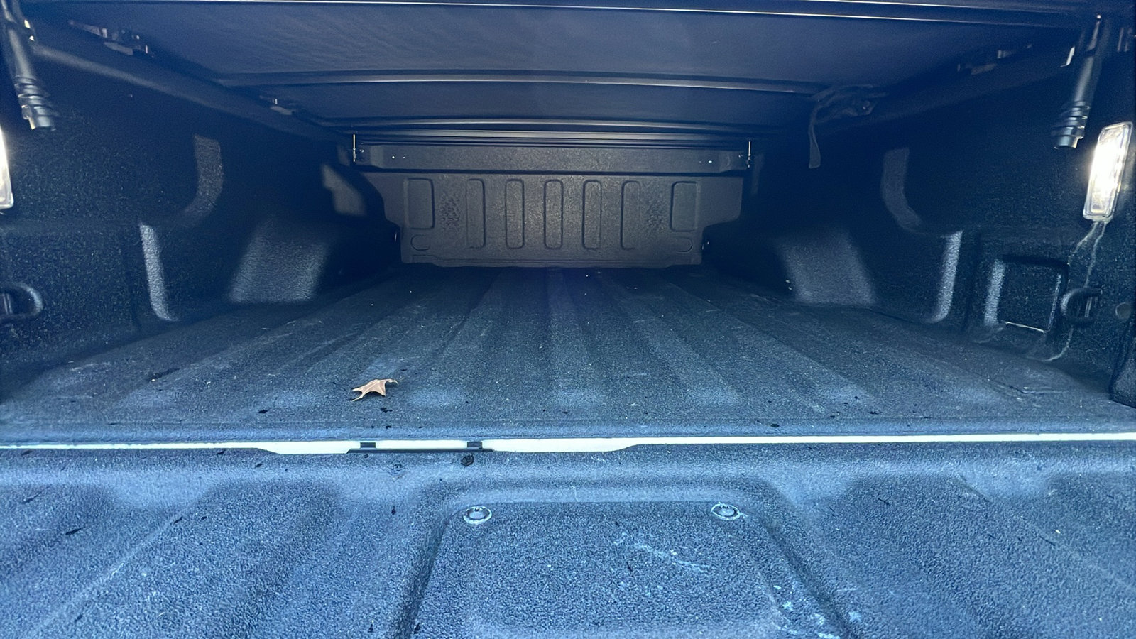 Used 2024 Jeep Gladiator Sport image 13