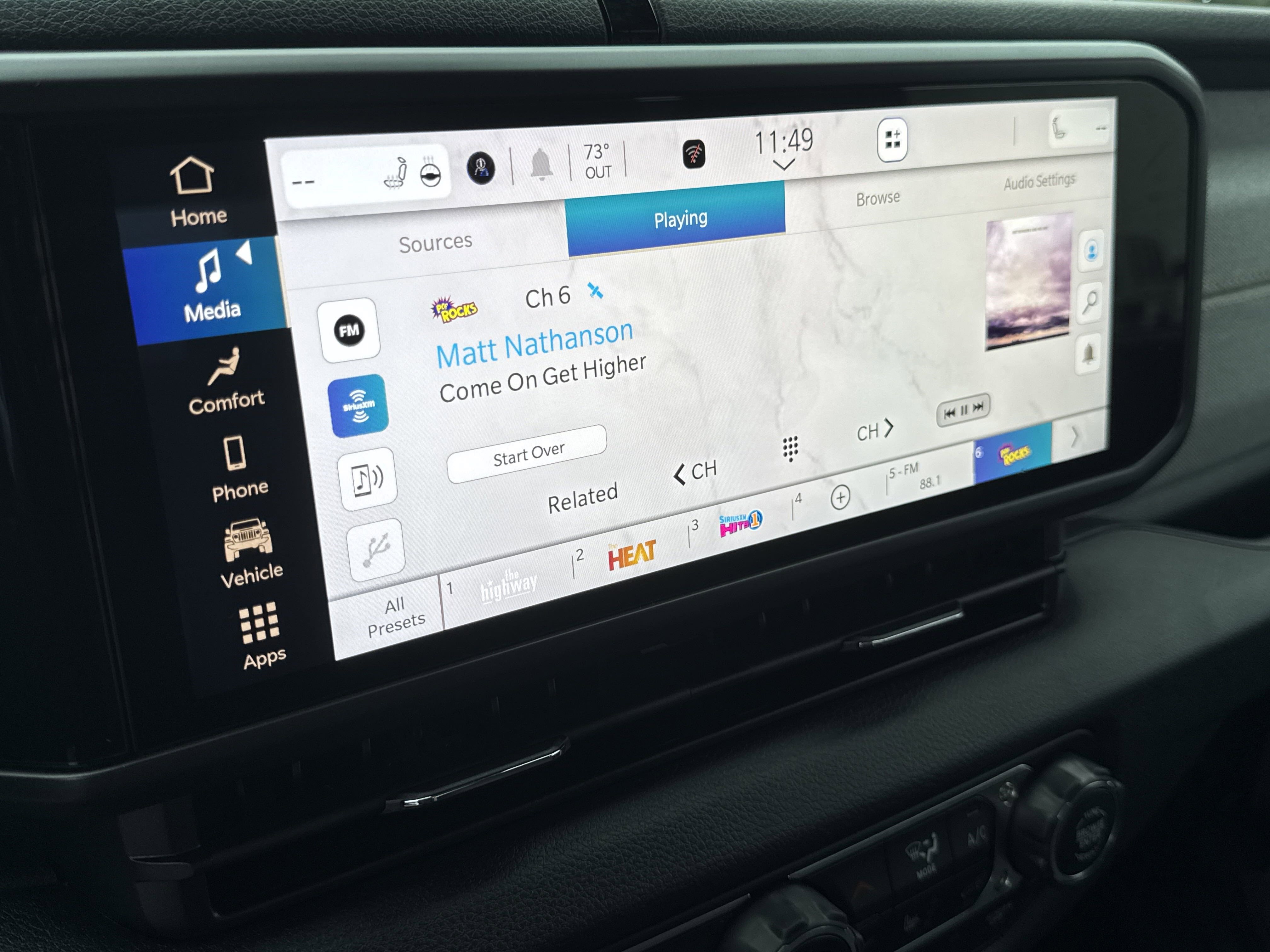 New 2025 Jeep Gladiator Sport AWD/4WD image 23